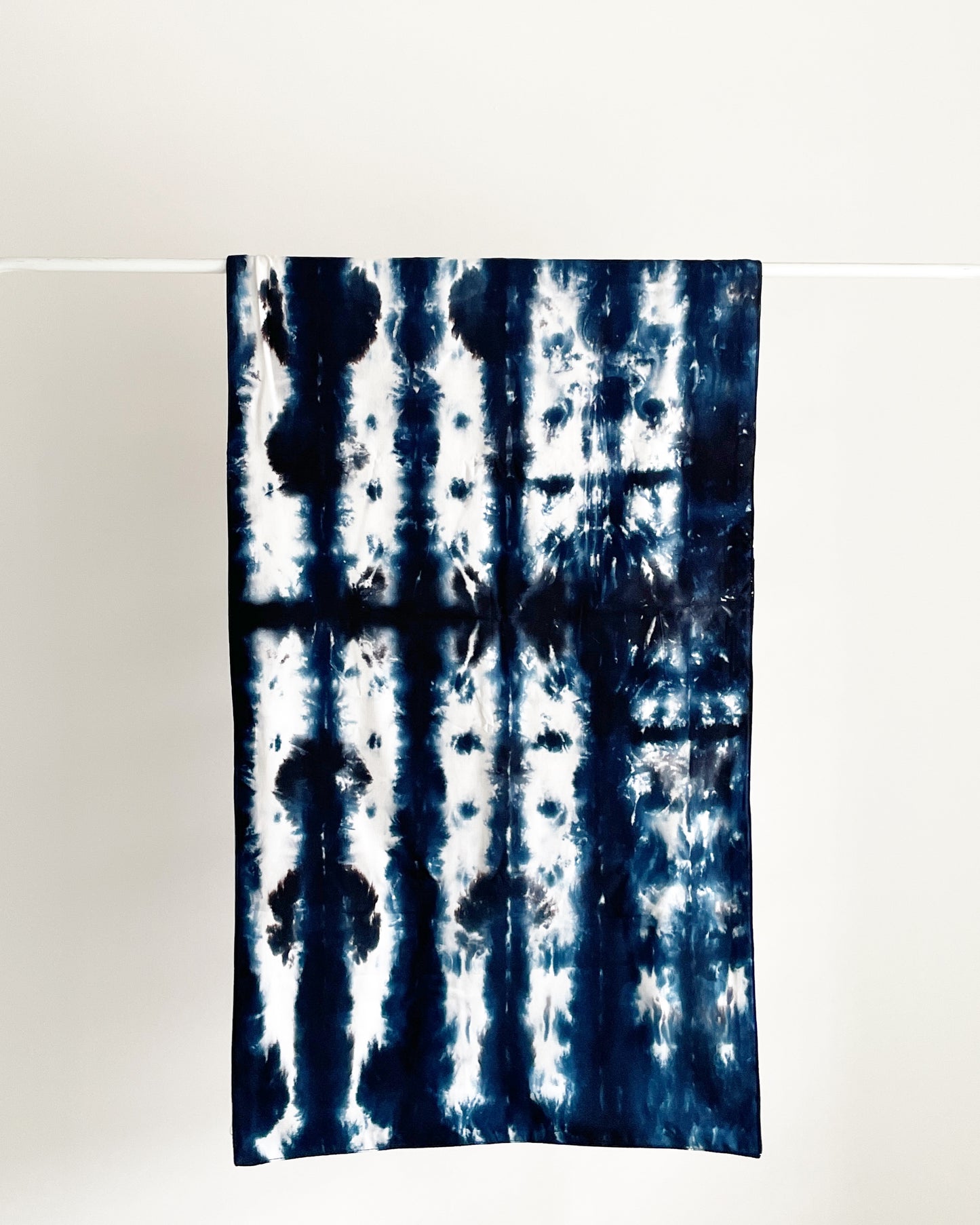 Table Runner Big Blue