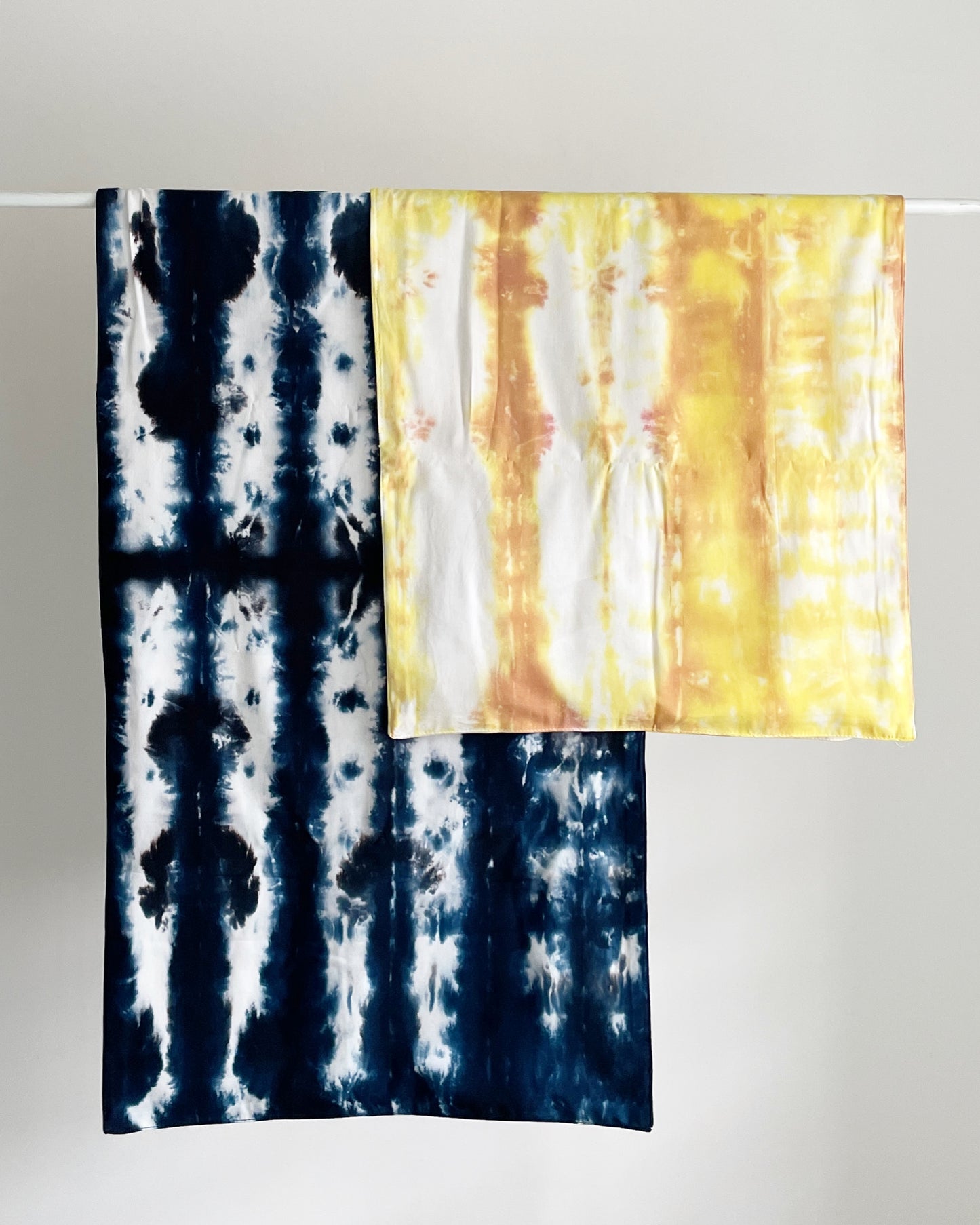 Table Runner Big Blue